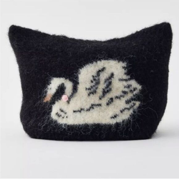 Urban Outfitters Mylo Swan
Fuzzy Beanie main image 5